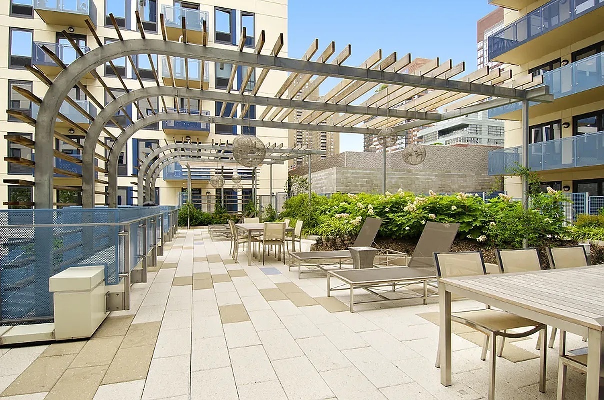 454 West 54th Street 2J Clinton New York NY 10019