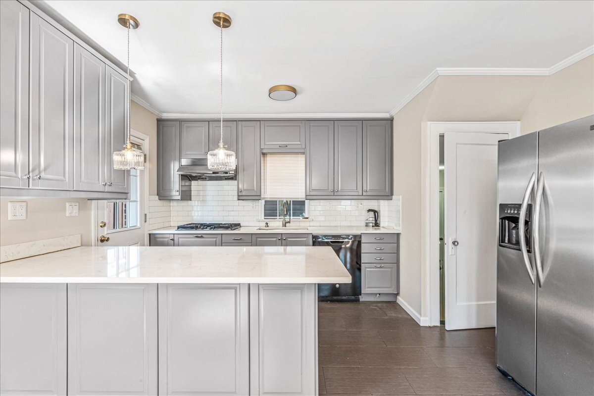 113-09 Union Turnpike Forest Hills Queens NY 11375