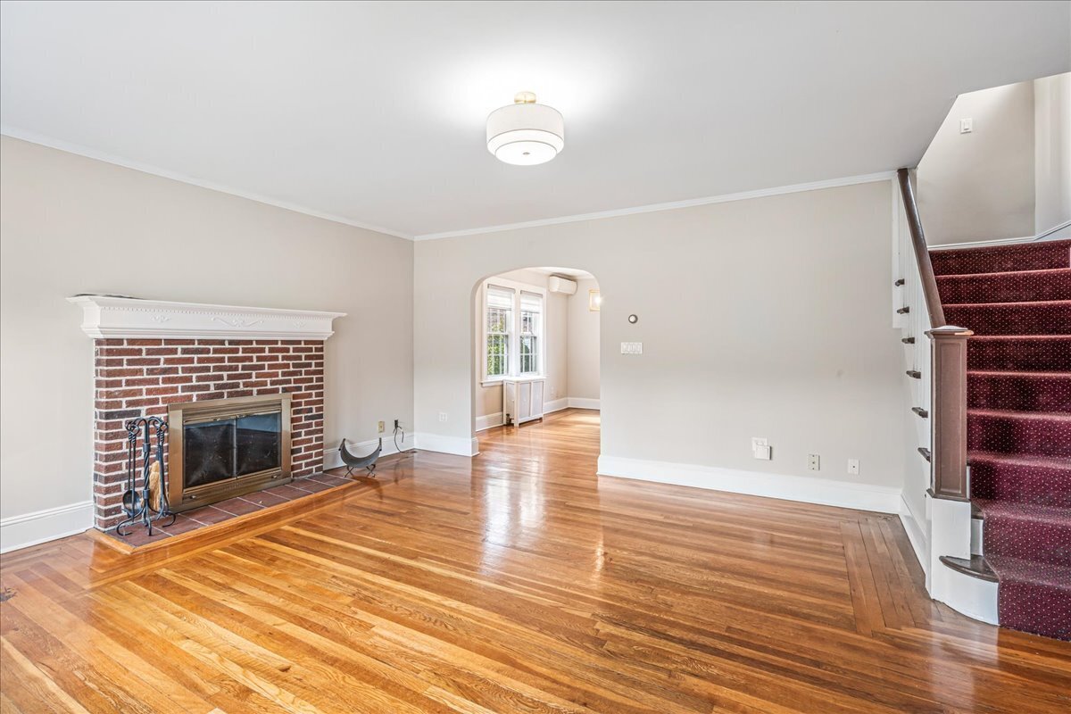 113-09 Union Turnpike Forest Hills Queens NY 11375