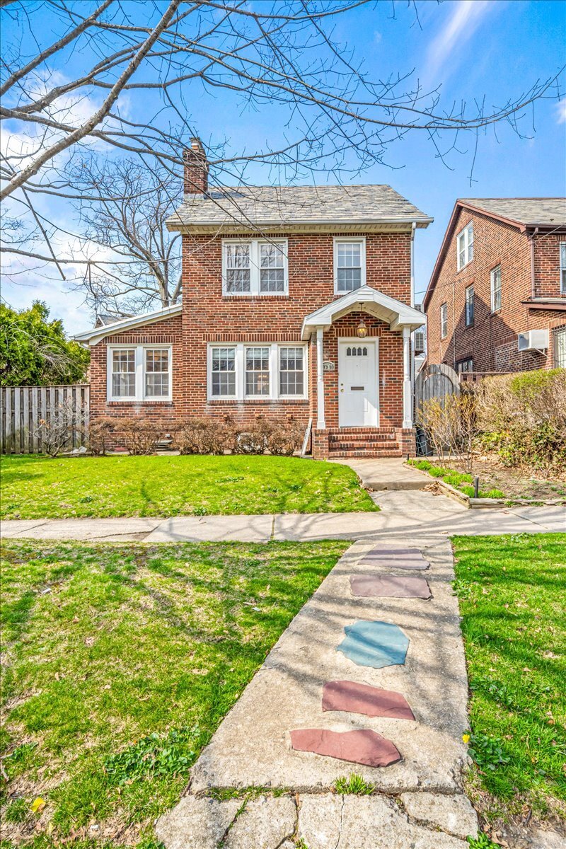 113-09 Union Turnpike Forest Hills Queens NY 11375