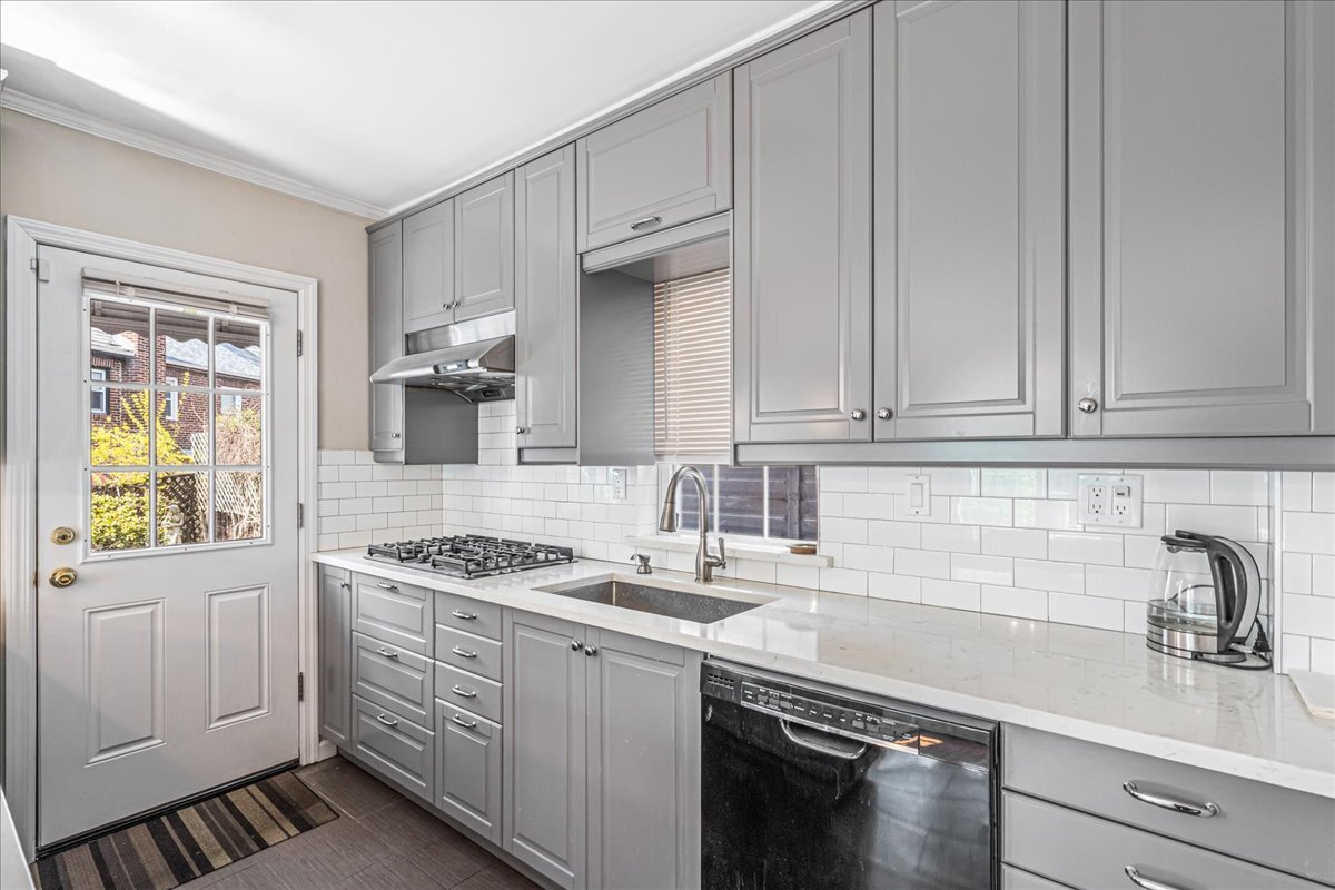 113-09 Union Turnpike Forest Hills Queens NY 11375