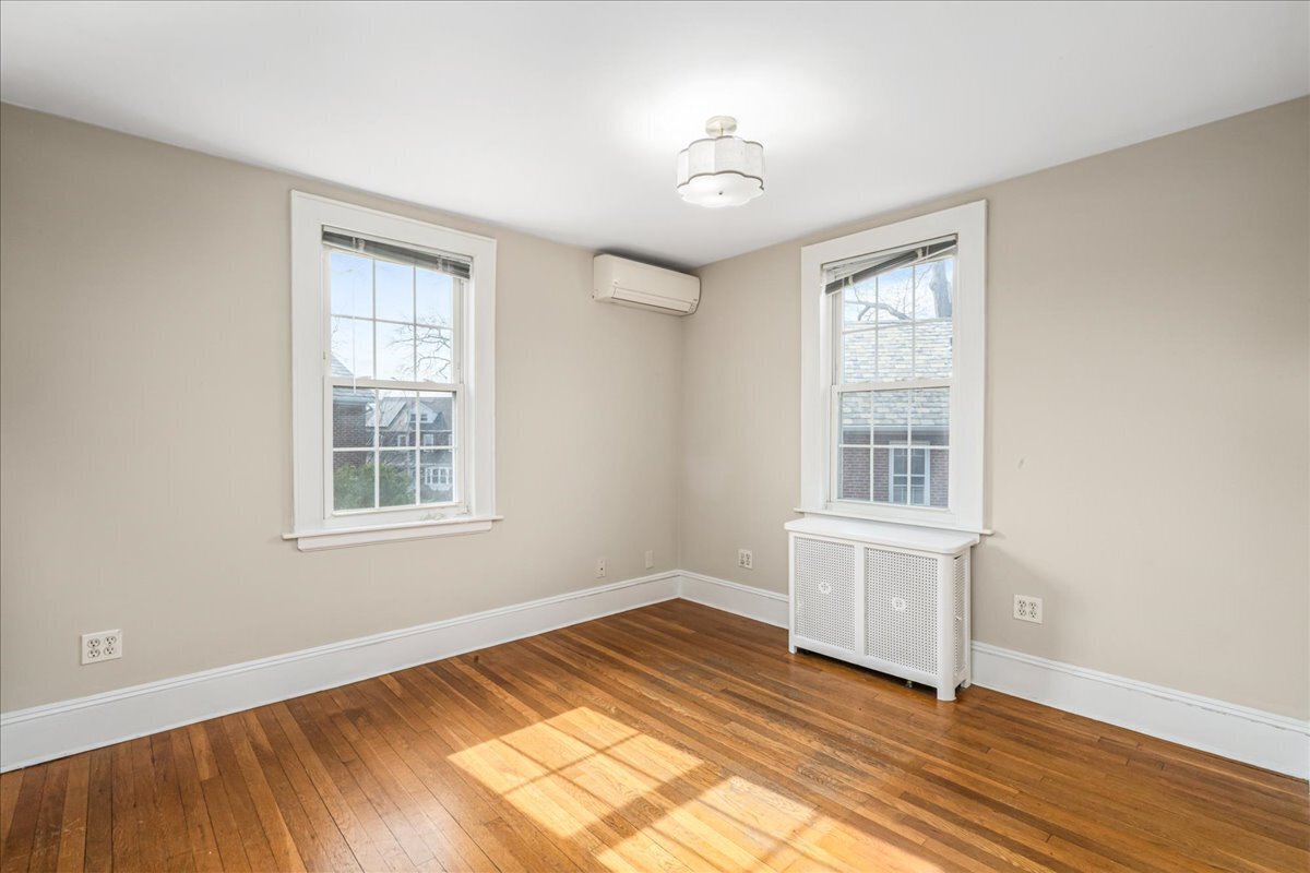 113-09 Union Turnpike Forest Hills Queens NY 11375