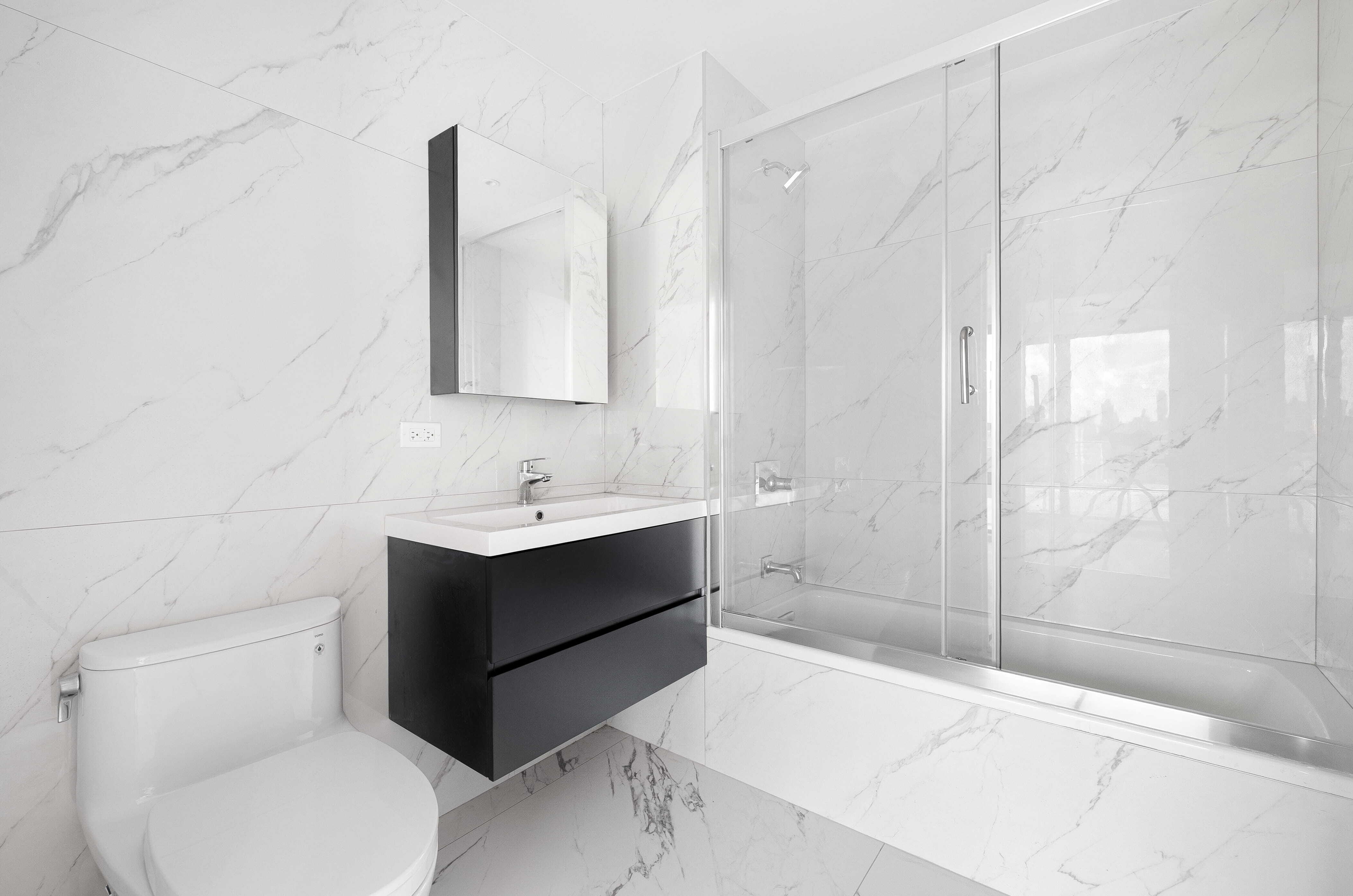 40-21 27th Street 5W Long Island City Queens NY 11101