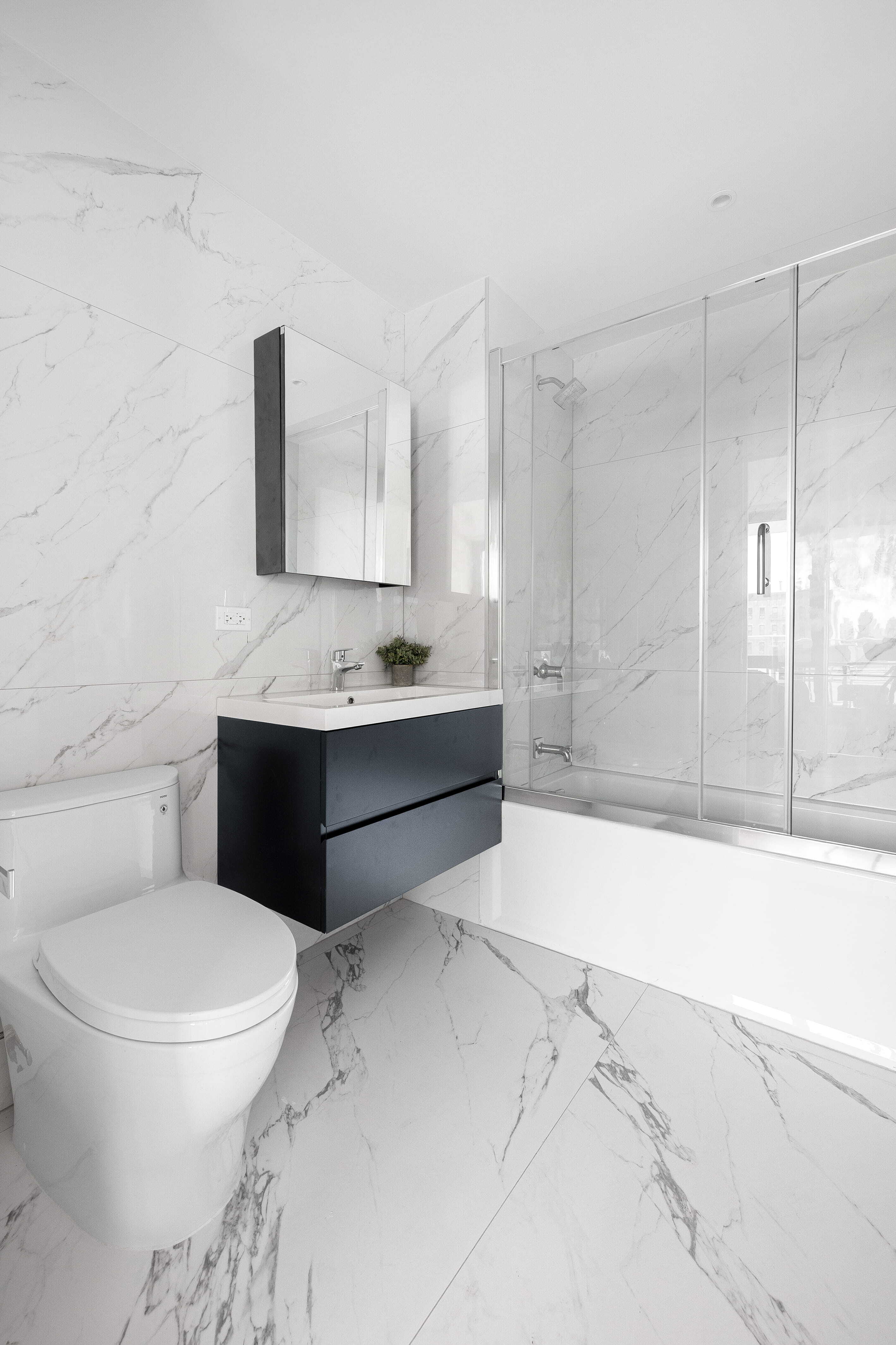 40-21 27th Street 3W Long Island City Queens NY 11101