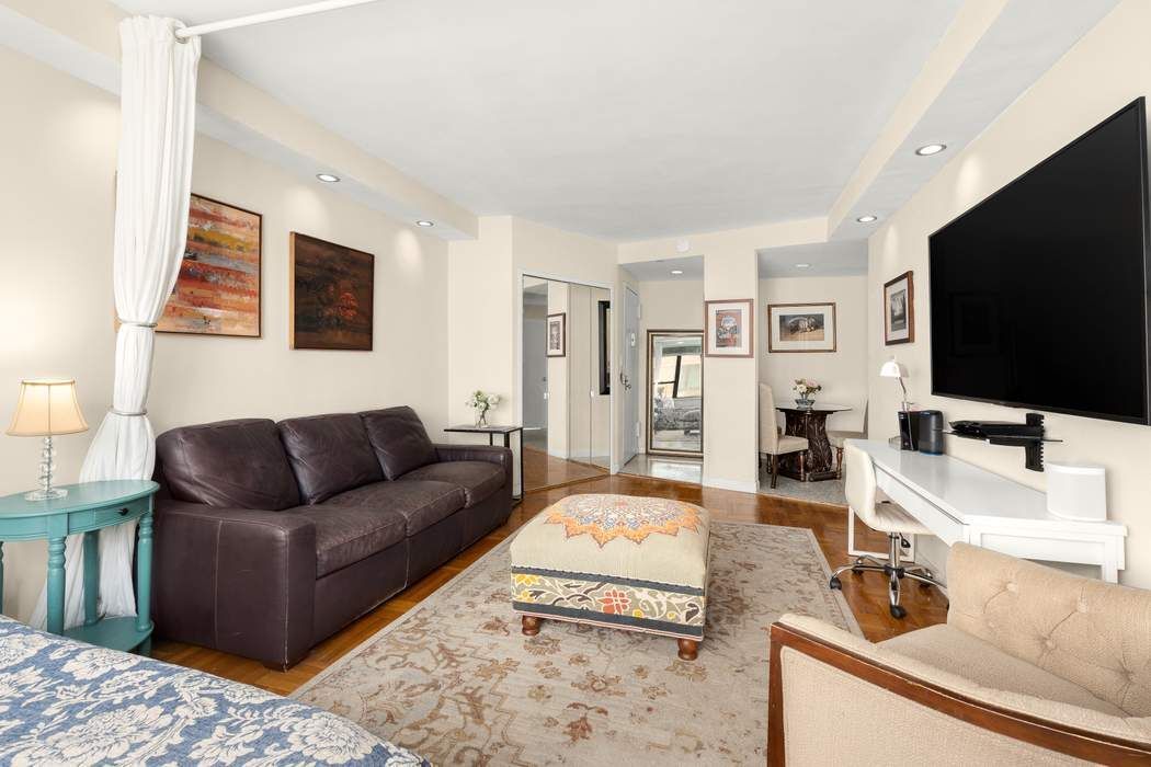 210 East 47th Street 9J Turtle Bay New York NY 10017