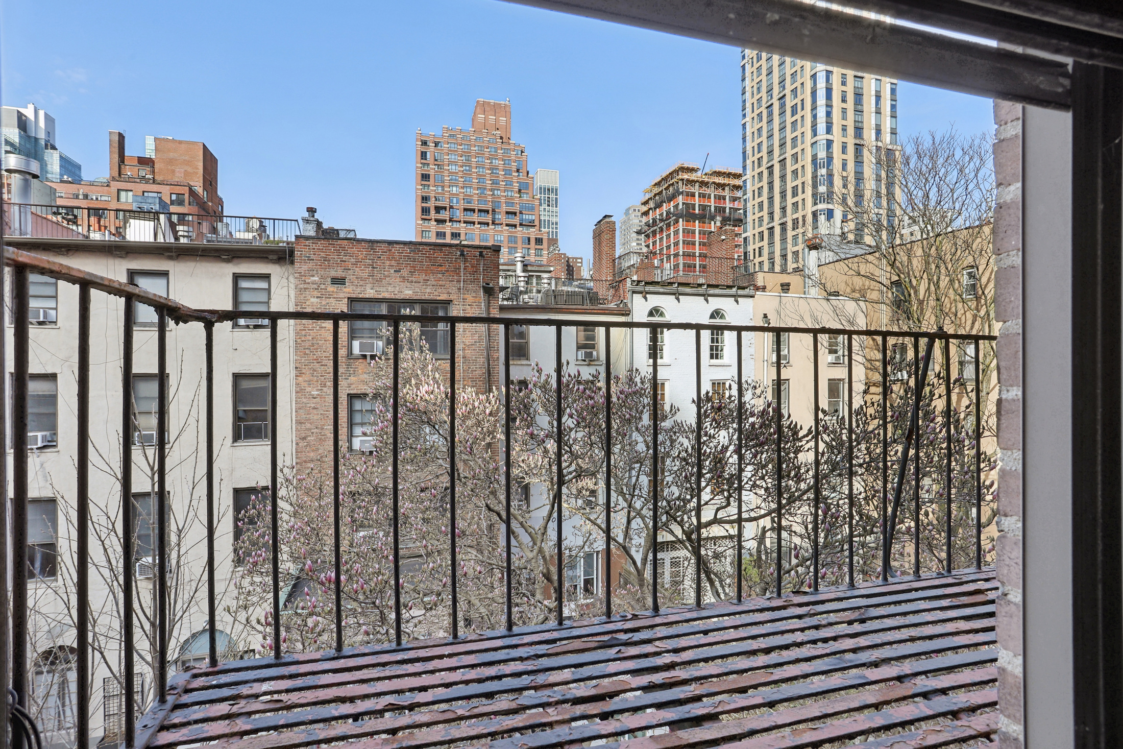 349 East 49th Street 5K Turtle Bay New York NY 10017