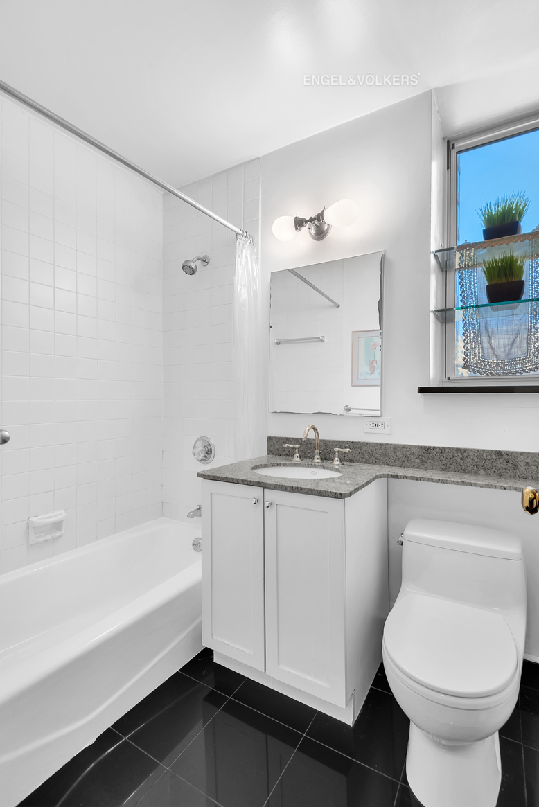 55 East 93rd Street 4E Carnegie Hill New York NY 10128