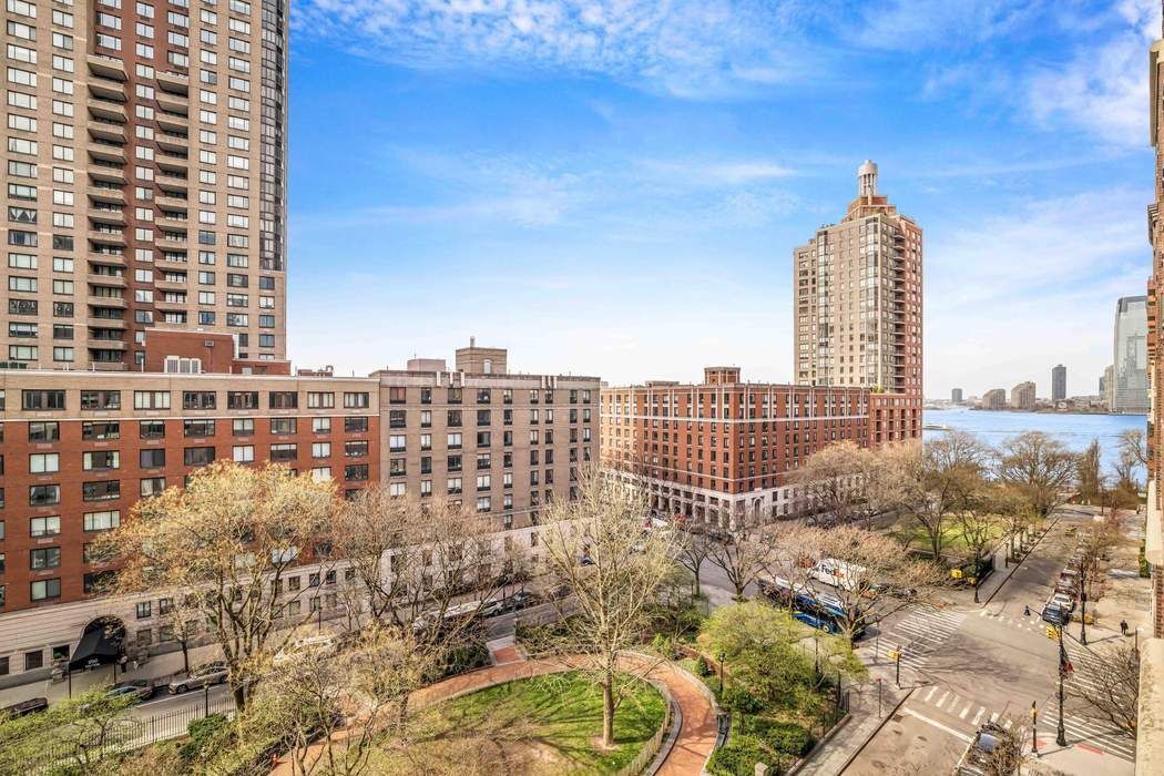 225 Rector Place 9J Battery Park City New York NY 10280