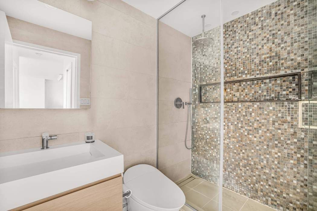 225 Rector Place 9J Battery Park City New York NY 10280