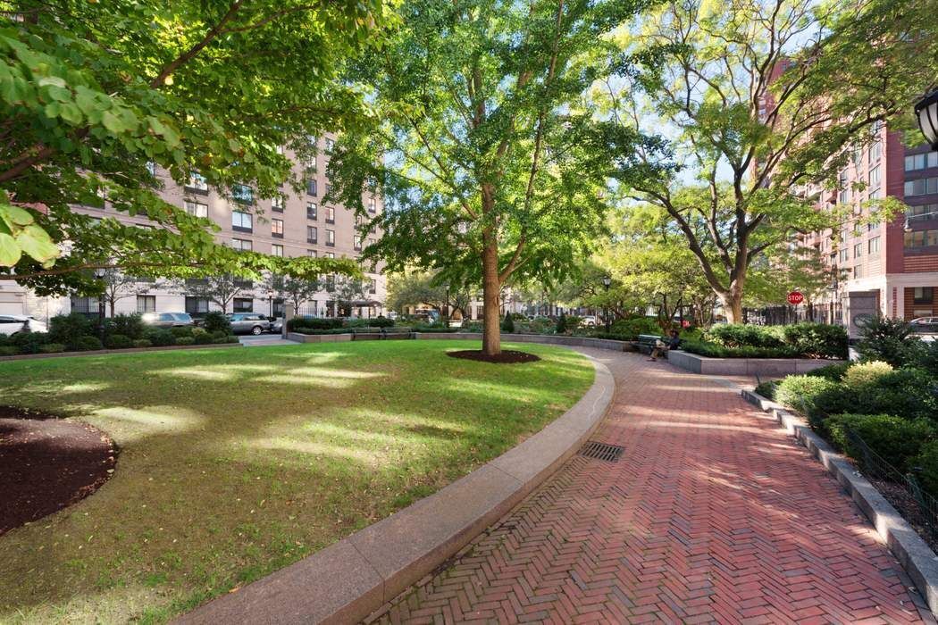 225 Rector Place 9J Battery Park City New York NY 10280