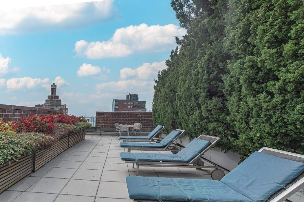 225 Rector Place 7R Battery Park City New York NY 10280