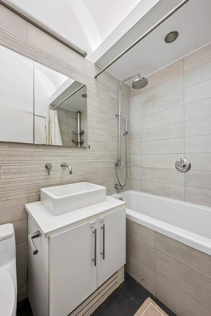 390 Lorimer Street Williamsburg Brooklyn NY 11206