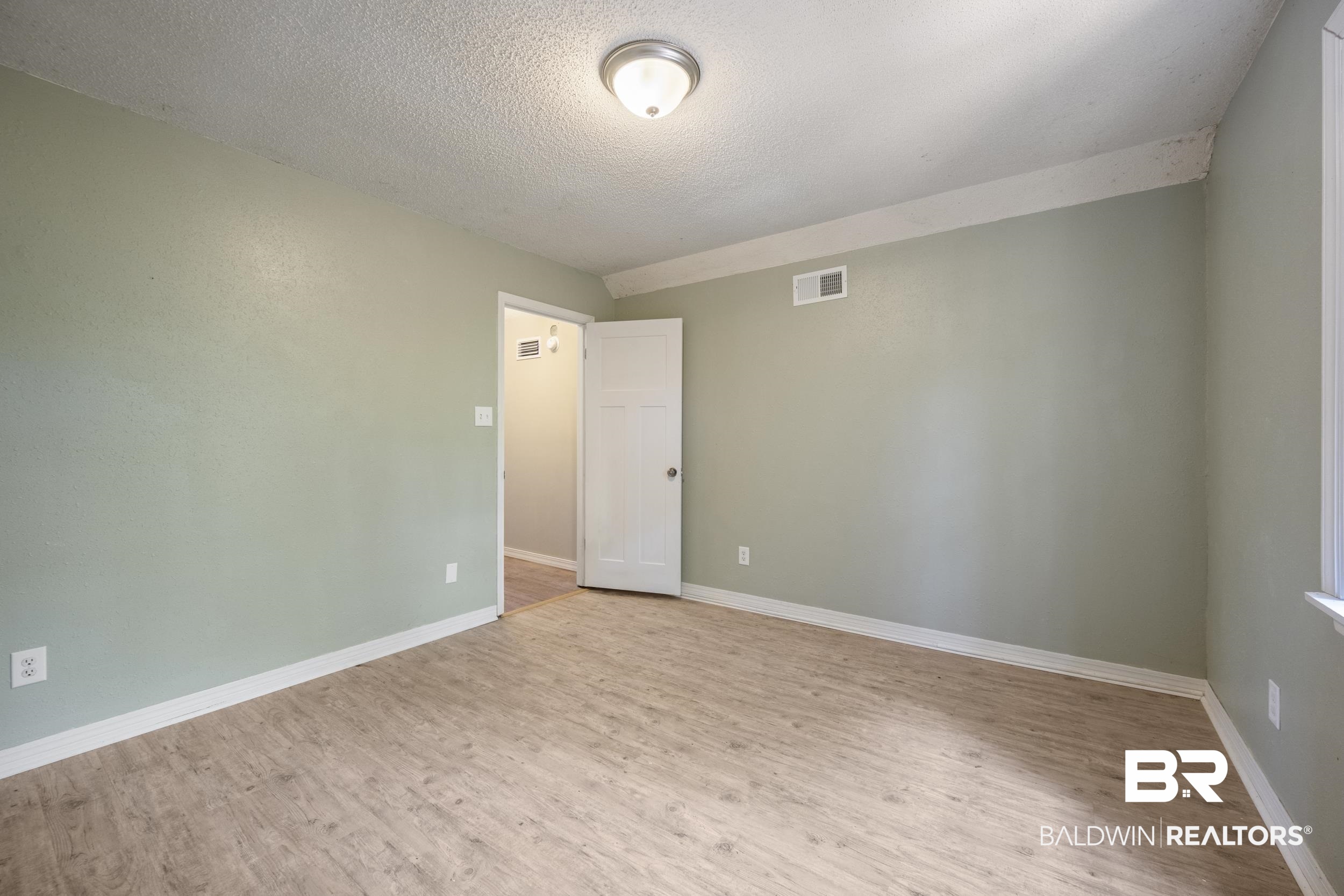 395070 | Photo 28