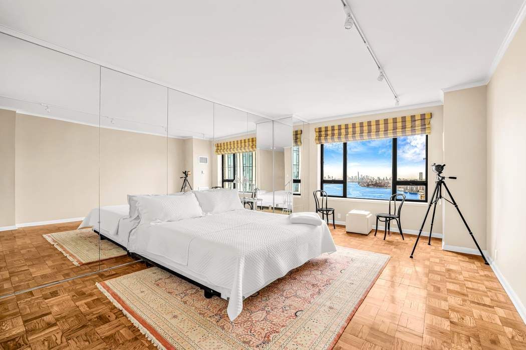 425 East 58th Street 42G Sutton Place New York NY 10022