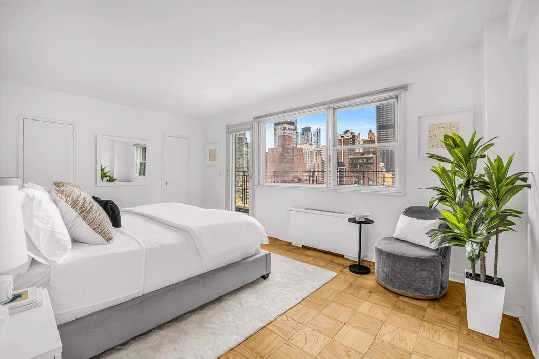 211 East 53rd Street PHD Turtle Bay New York NY 10022