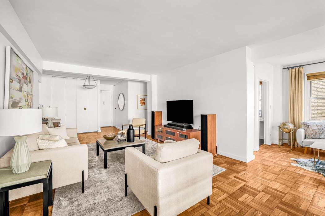 40 East 9th Street 2G Greenwich Village New York NY 10003