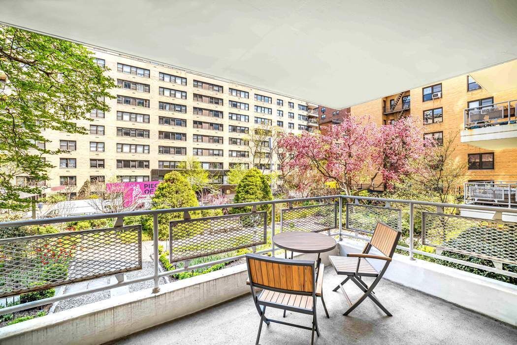 40 East 9th Street 2G Greenwich Village New York NY 10003