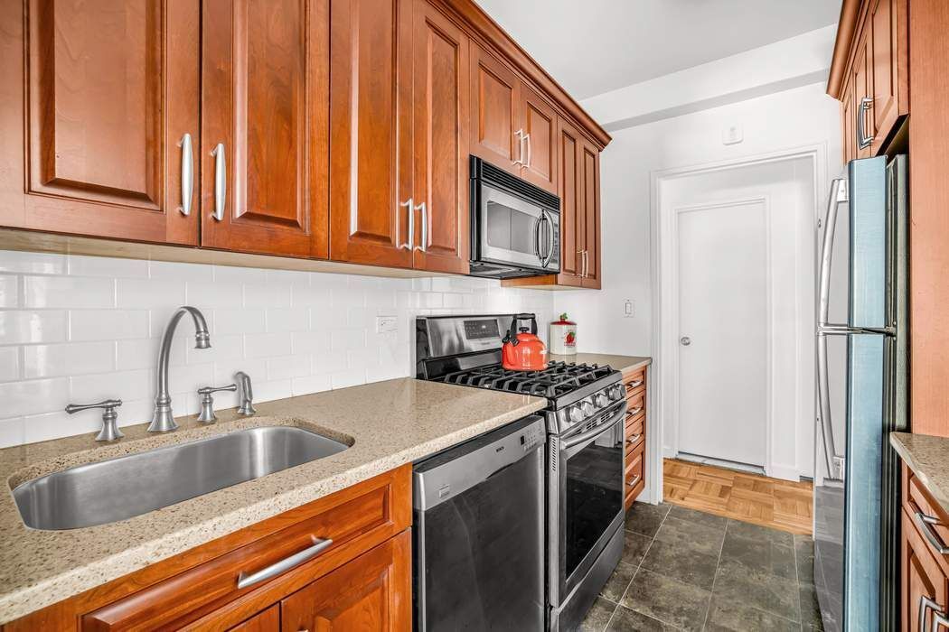 40 East 9th Street 2G Greenwich Village New York NY 10003