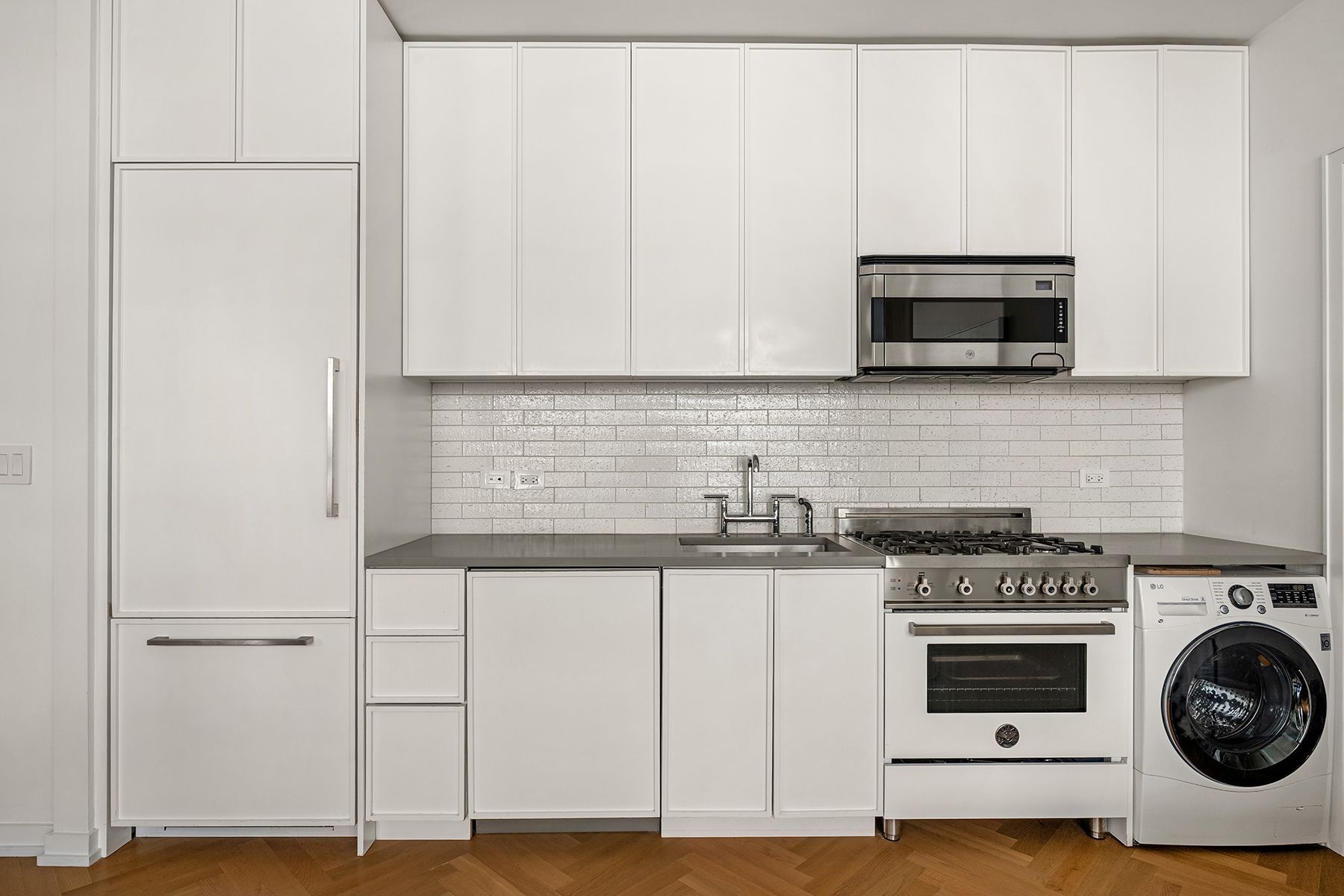 184 Kent Avenue B506 Williamsburg Brooklyn NY 11249