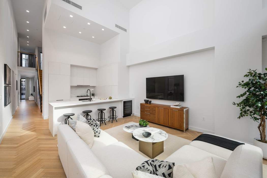 378 Broome Street 2 Little Italy New York NY 10013