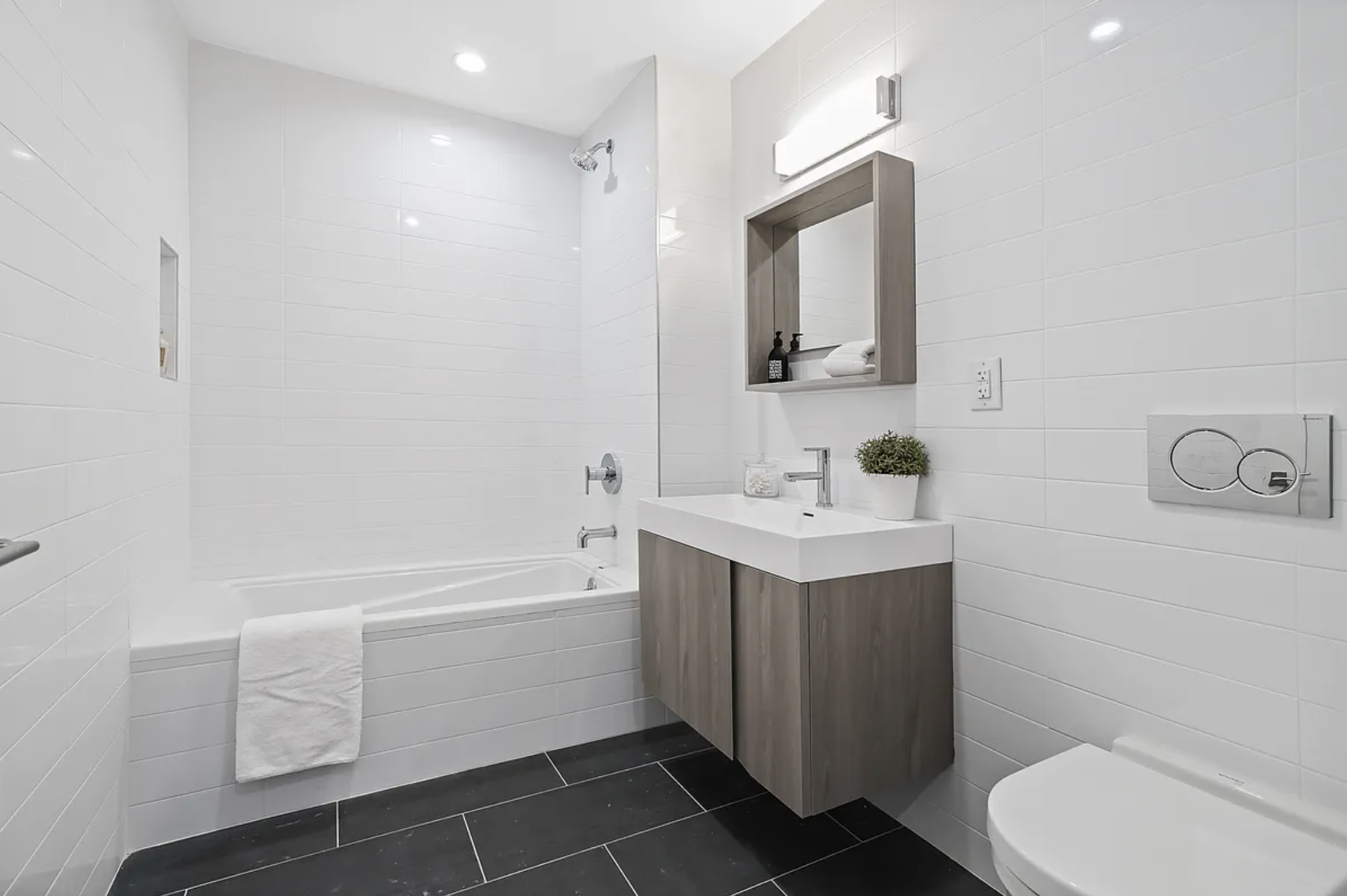 40 Huntington Street 1E Red Hook Brooklyn NY 11231