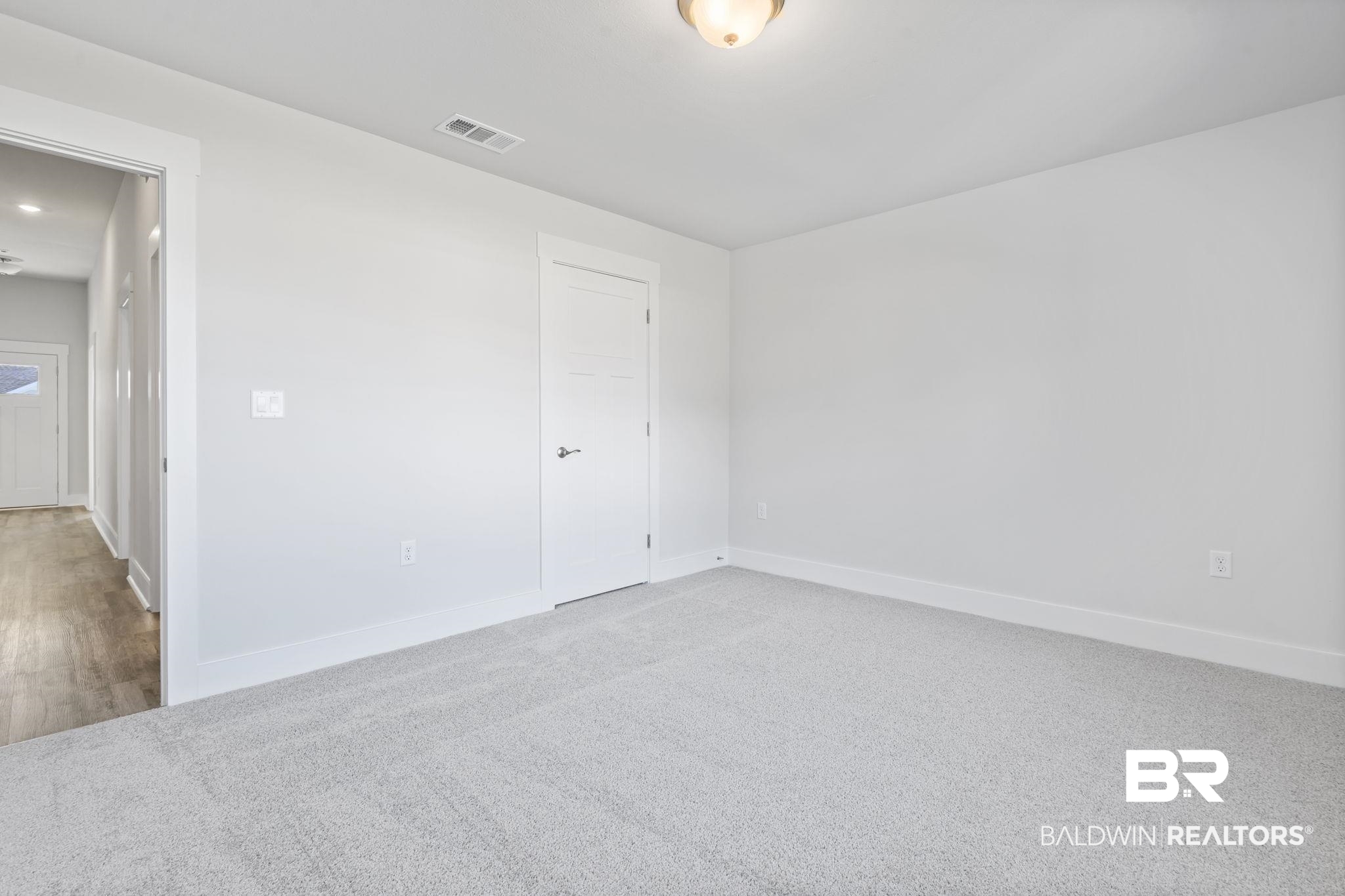 389145 | Photo 29