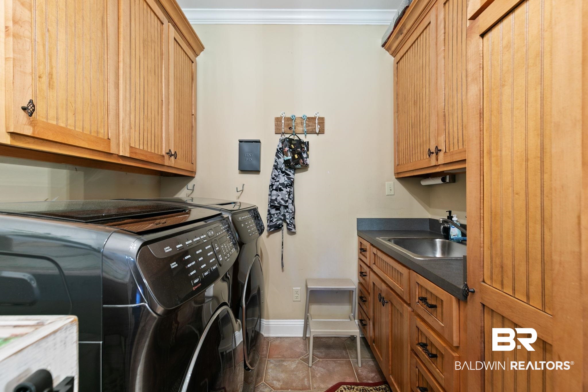 391850 | Photo 28