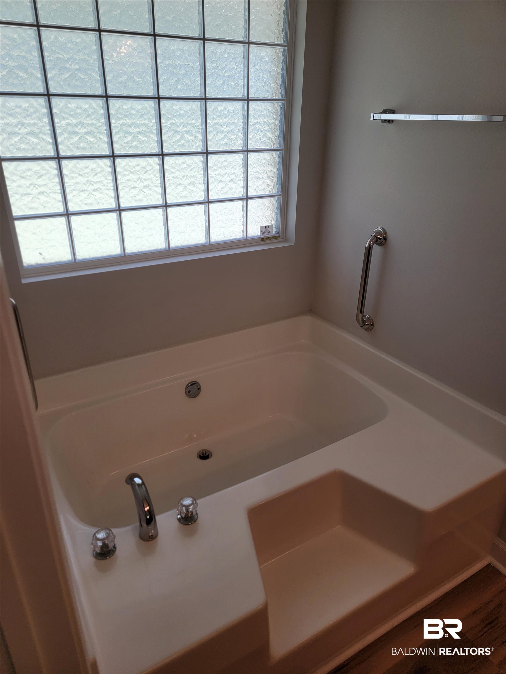 395107 | Photo 29