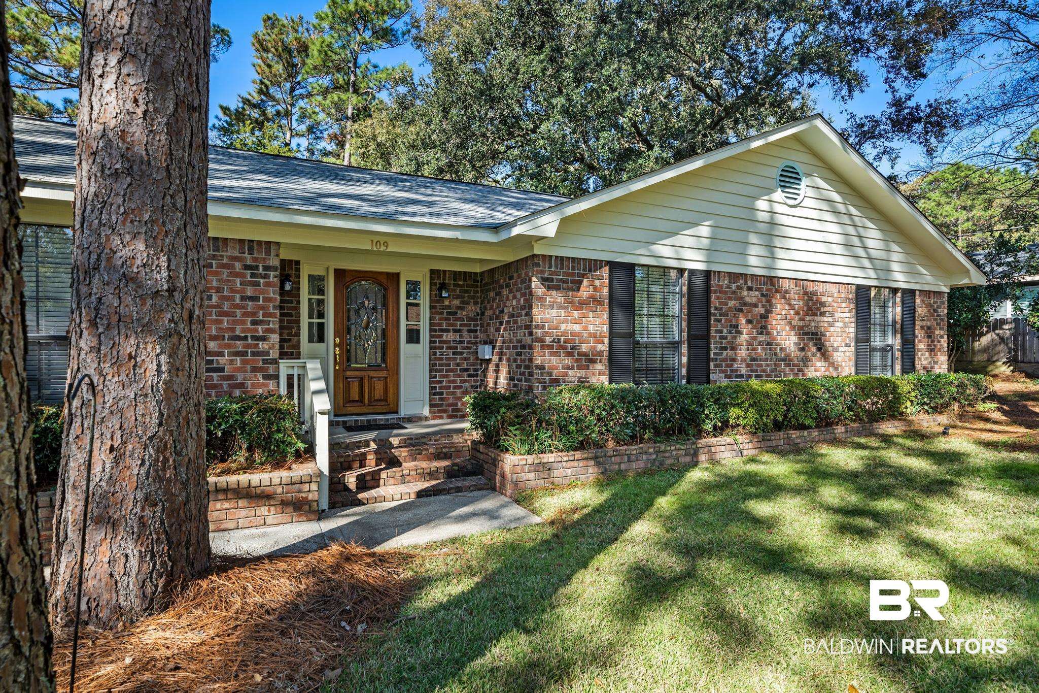 3rd image of 109 Windsor Ct, Daphne, AL 36526 | MLS# 323481