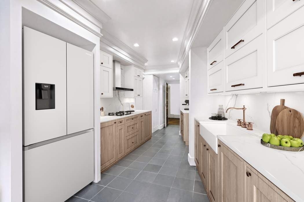 983 Park Avenue 3B Upper East Side New York NY 10028