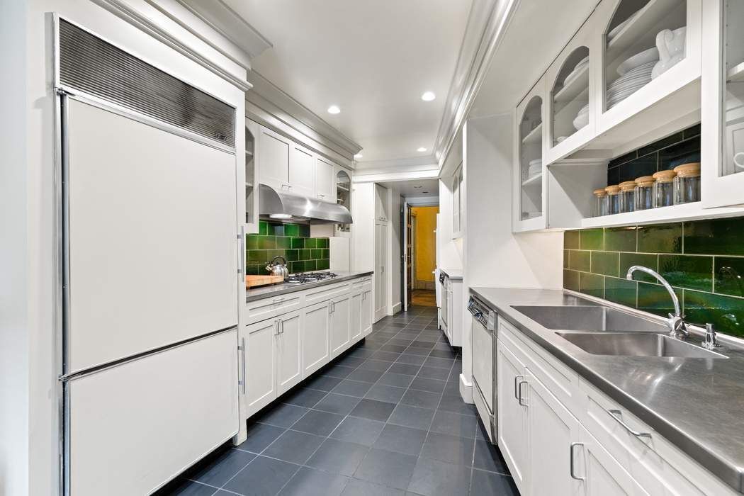 983 Park Avenue 3B Upper East Side New York NY 10028