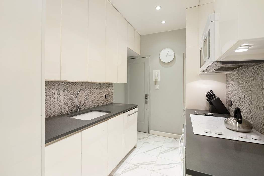 525 Park Avenue 10C Upper East Side New York NY 10065