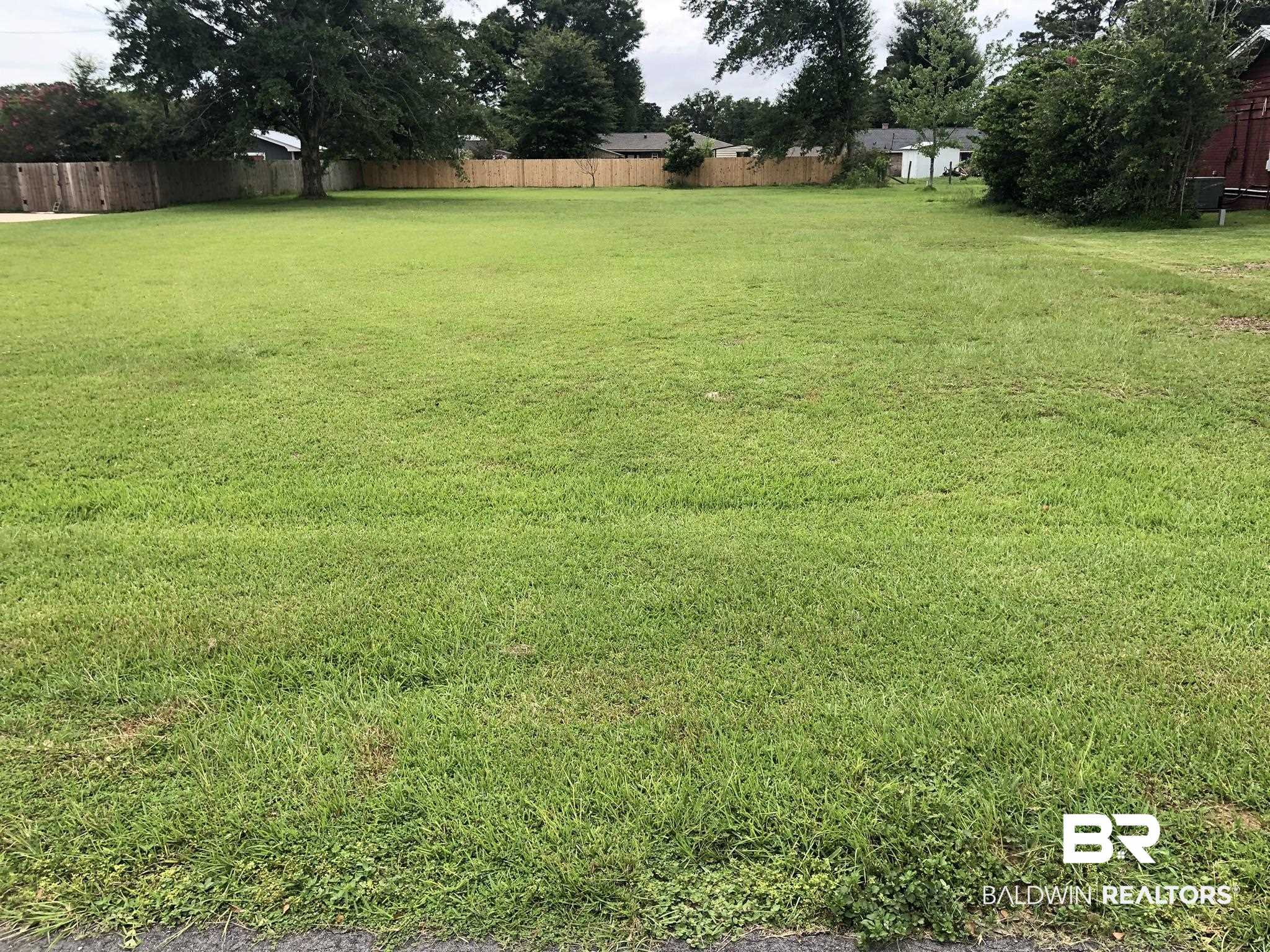 Riverwood Drive East