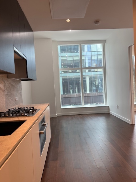 27-20 42nd Road 3E Long Island City Queens NY 11101