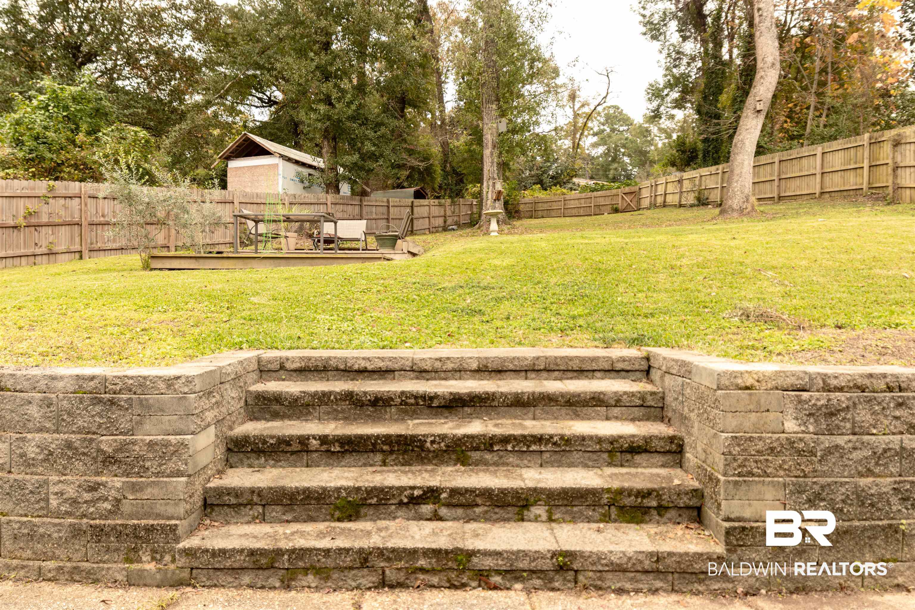 207 Confederate Drive