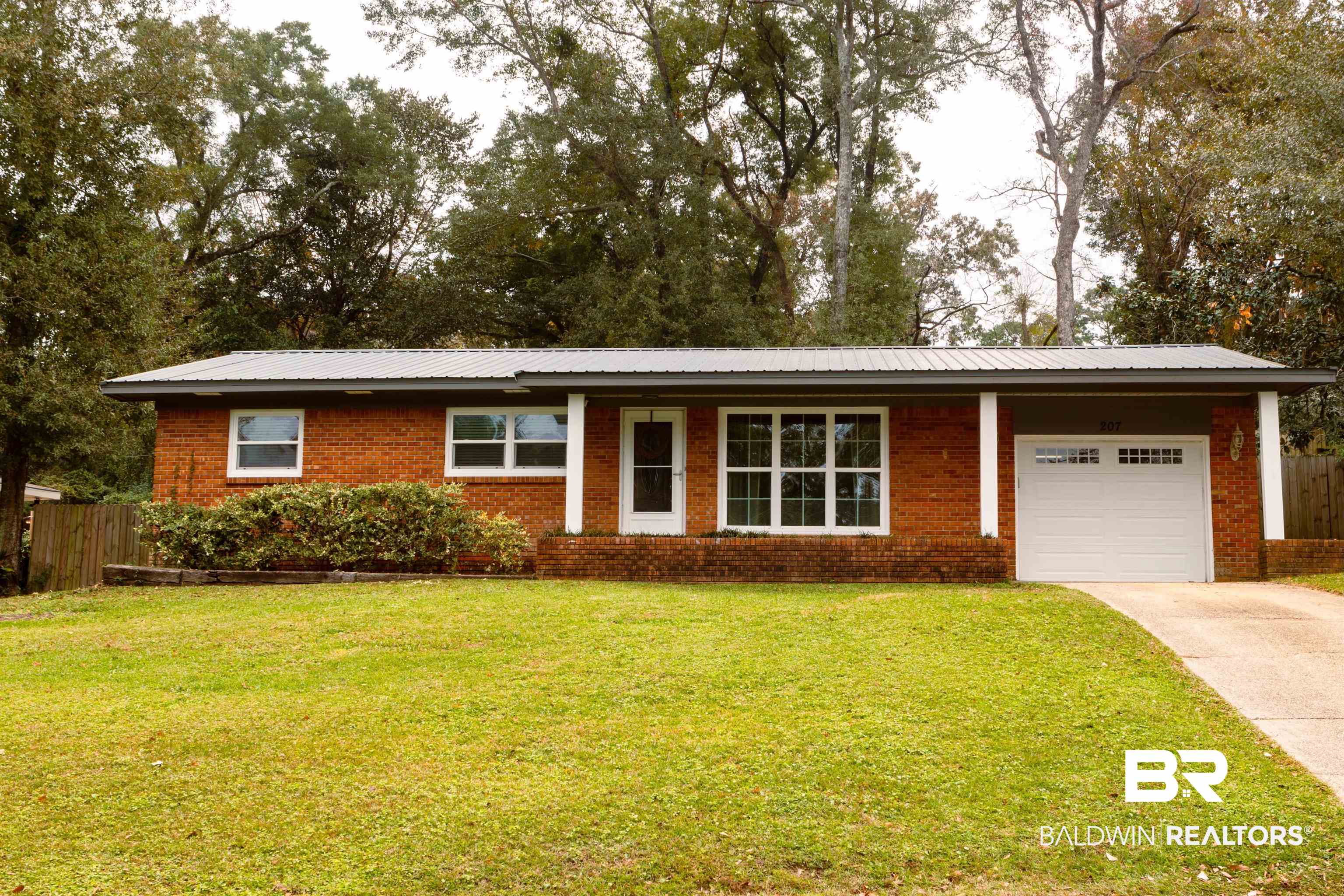 207 Confederate Drive