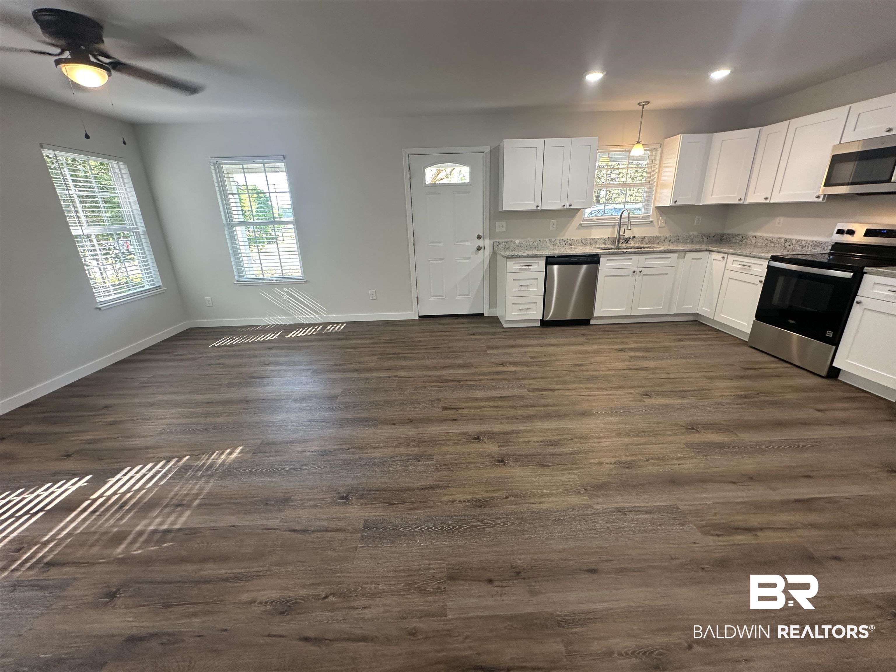 Photo 5 of Single Family Residence at 10 Middleton Ln, Atmore, AL 36502 | MLS# 377641 |  | Sold on 2025-08-05