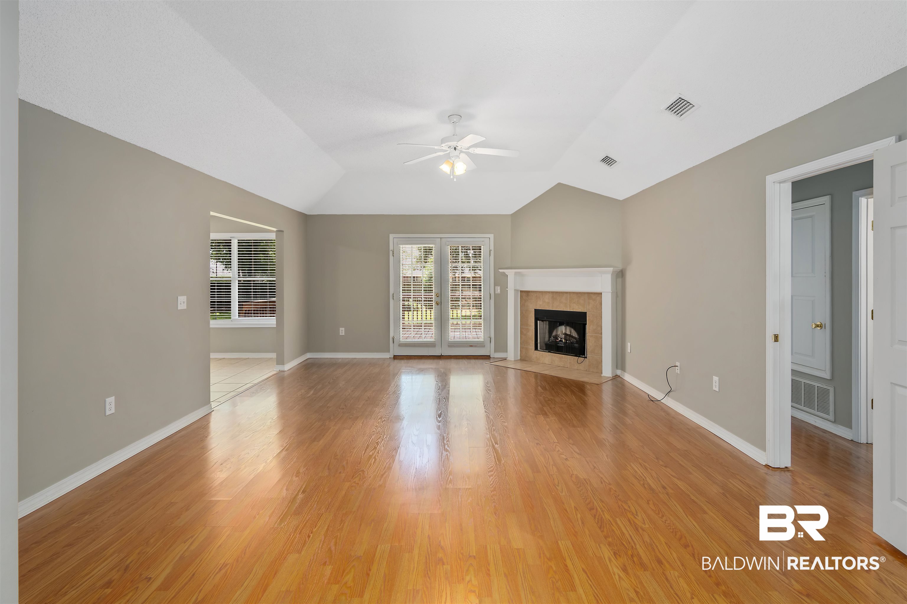 184 Robbins Boulevard