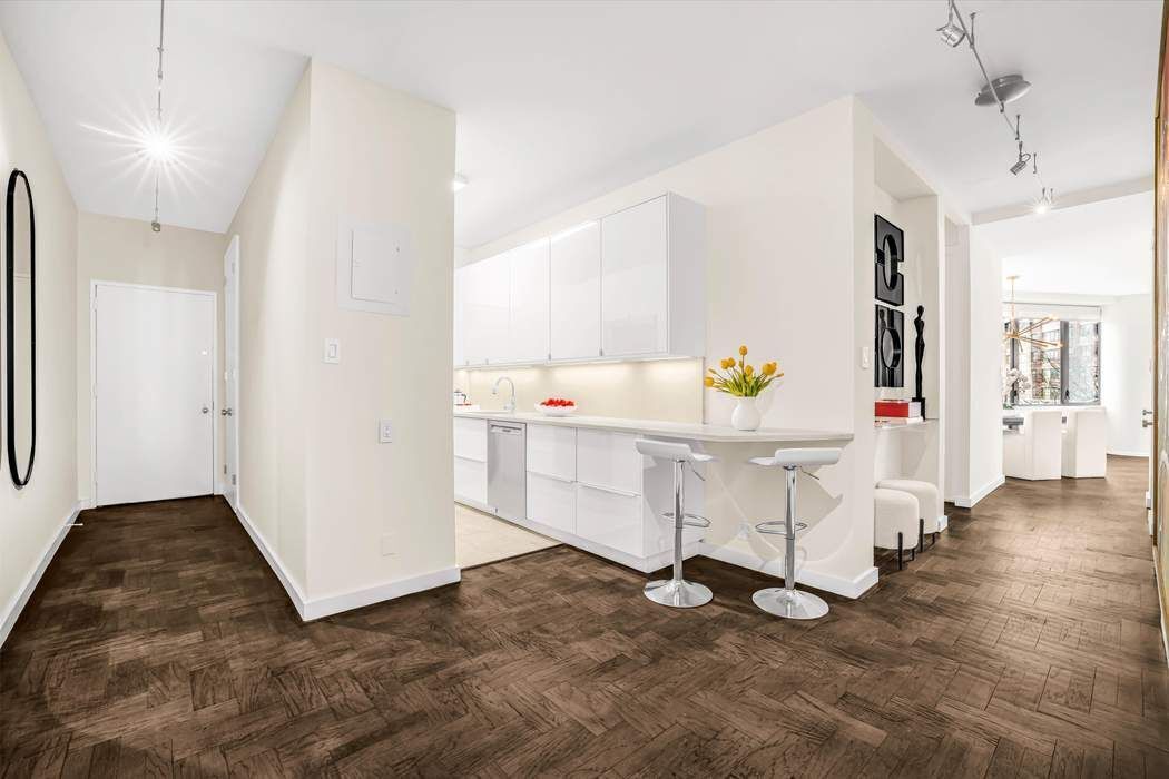62 West 62nd Street 4D Lincoln Square New York NY 10023