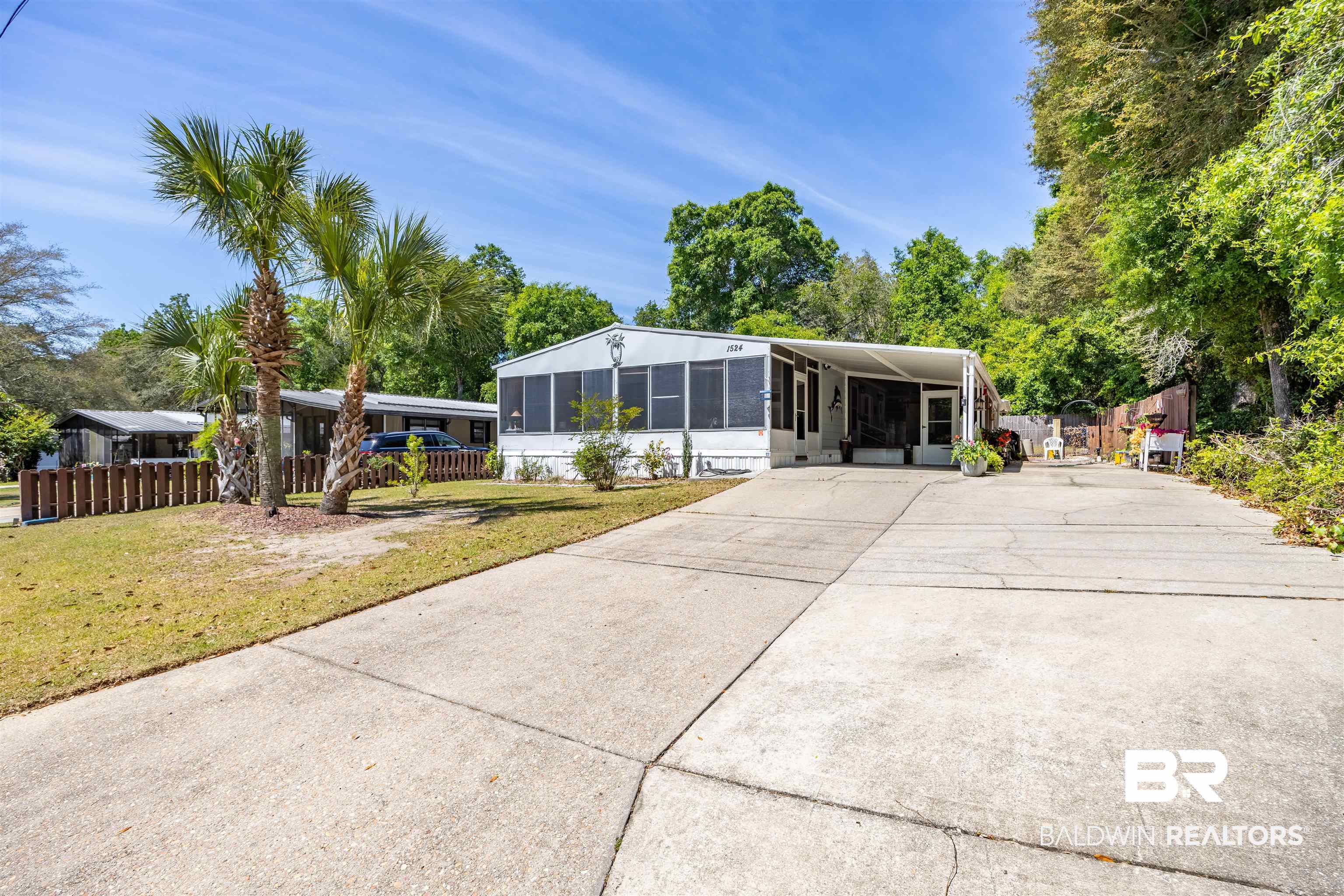 1524 Valencia Drive 