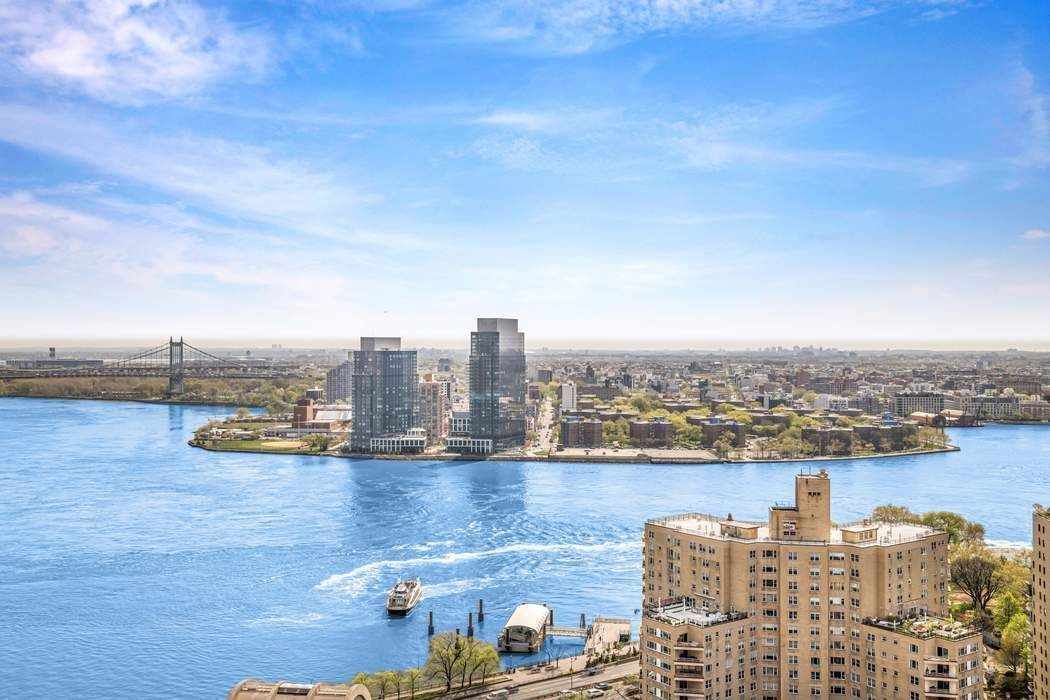 1725 York Avenue 32C Upper East Side New York NY 10128