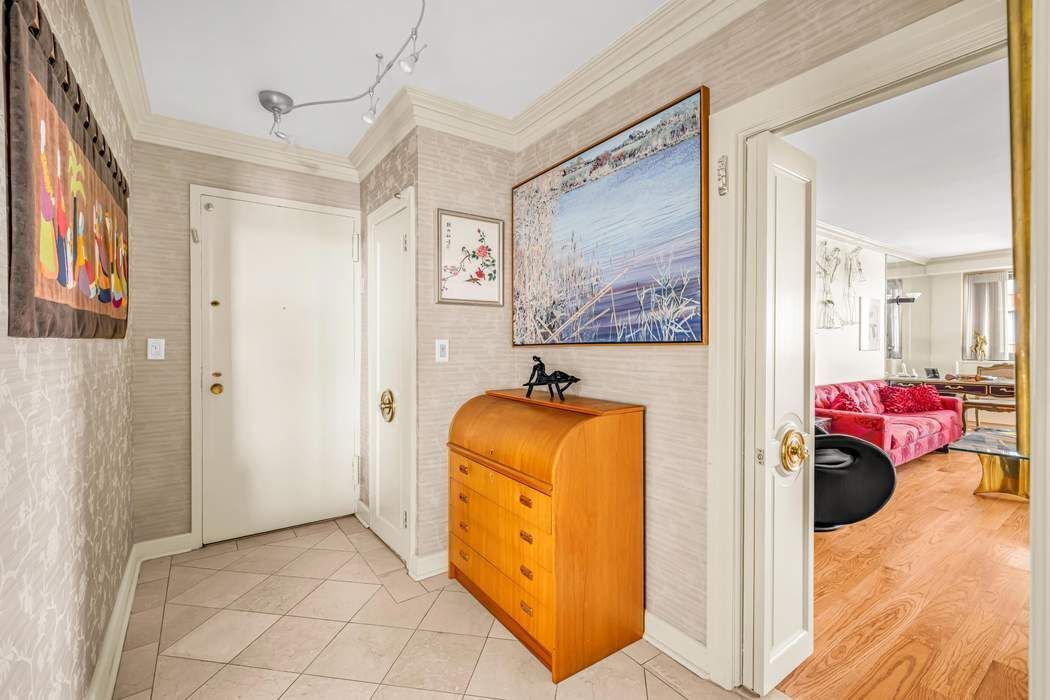 1725 York Avenue 32C Upper East Side New York NY 10128