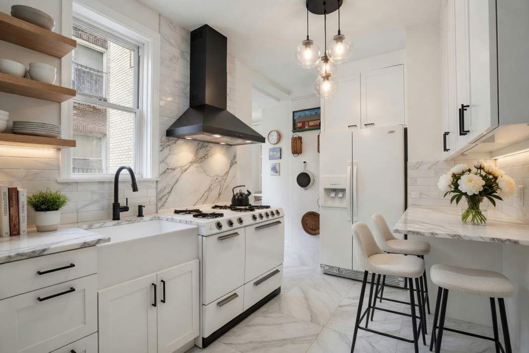 8 East 96th Street 10/11B Carnegie Hill New York NY 10128
