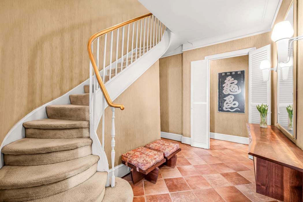 8 East 96th Street 10/11B Carnegie Hill New York NY 10128