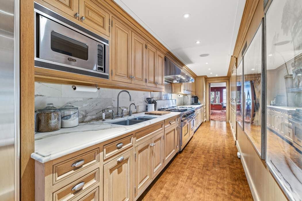 126 East 74th Street Upper East Side New York NY 10021