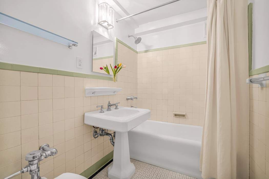 2 Beekman Place 9B Beekman Place New York NY 10022