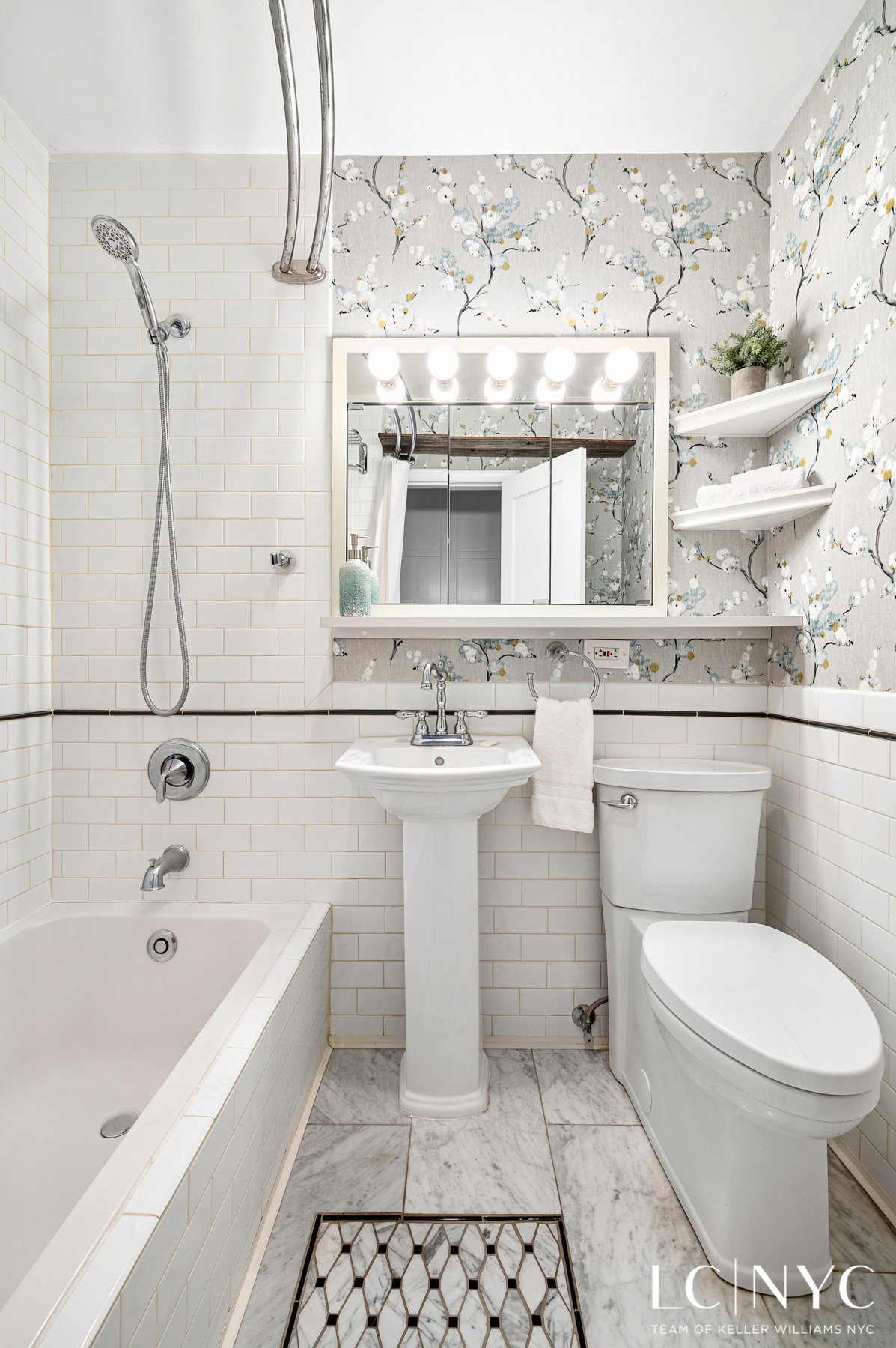 214 Riverside Drive 113 Upper West Side New York NY 10025