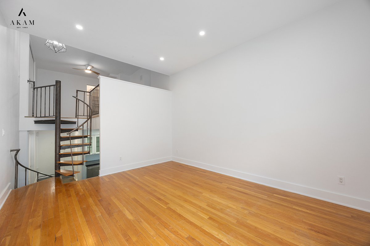 211 Thompson Street 4C Greenwich Village New York NY 10012