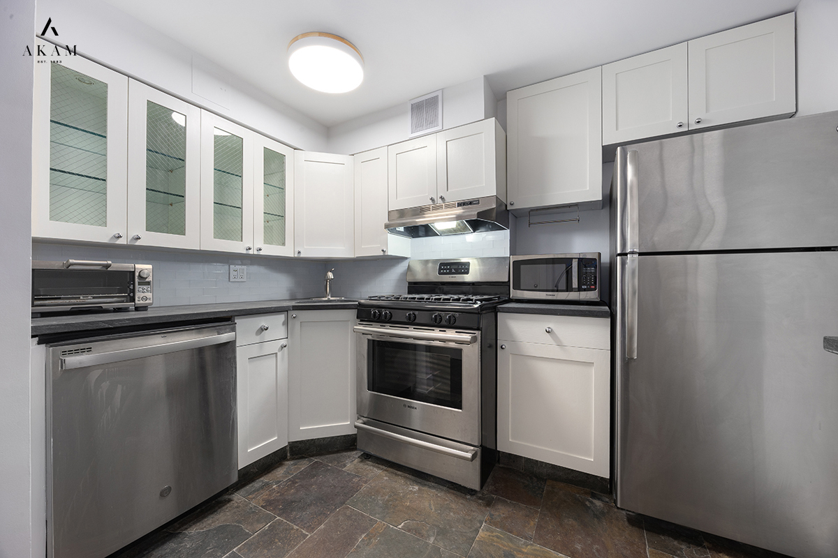 211 Thompson Street 4C Greenwich Village New York NY 10012