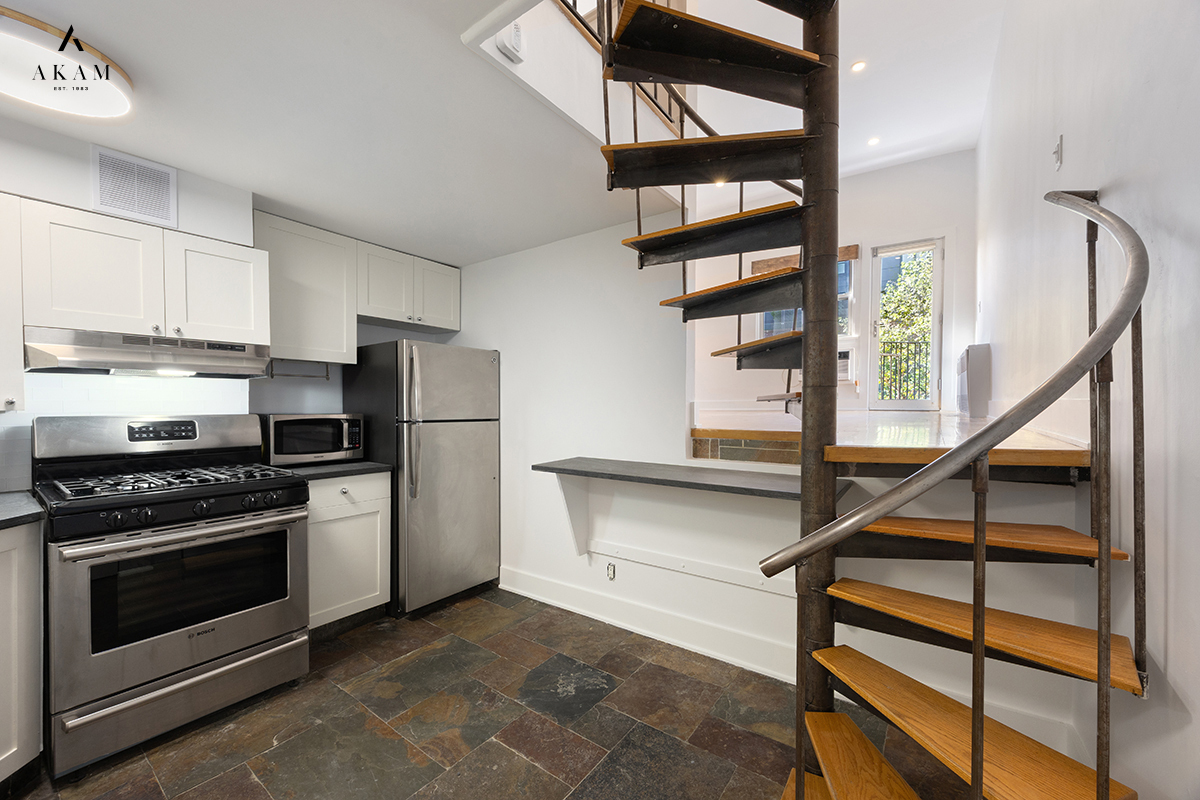 211 Thompson Street 4C Greenwich Village New York NY 10012